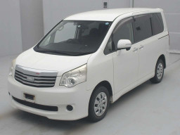 2011 Toyota Noah