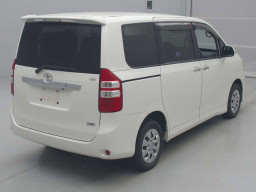 2011 Toyota Noah