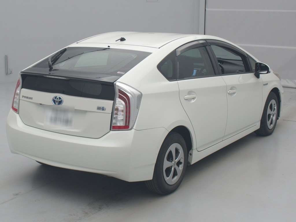 2013 Toyota Prius ZVW30[1]