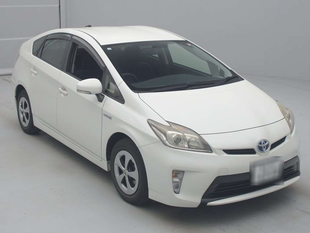 2013 Toyota Prius ZVW30[2]