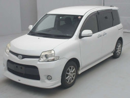 2013 Toyota Sienta