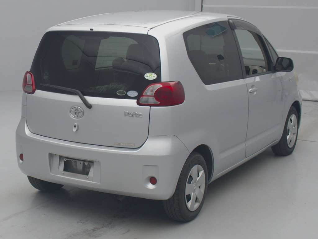 2009 Toyota Porte NNP10[1]