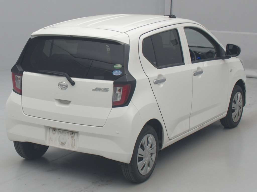 2017 Daihatsu Mira es LA360S[1]