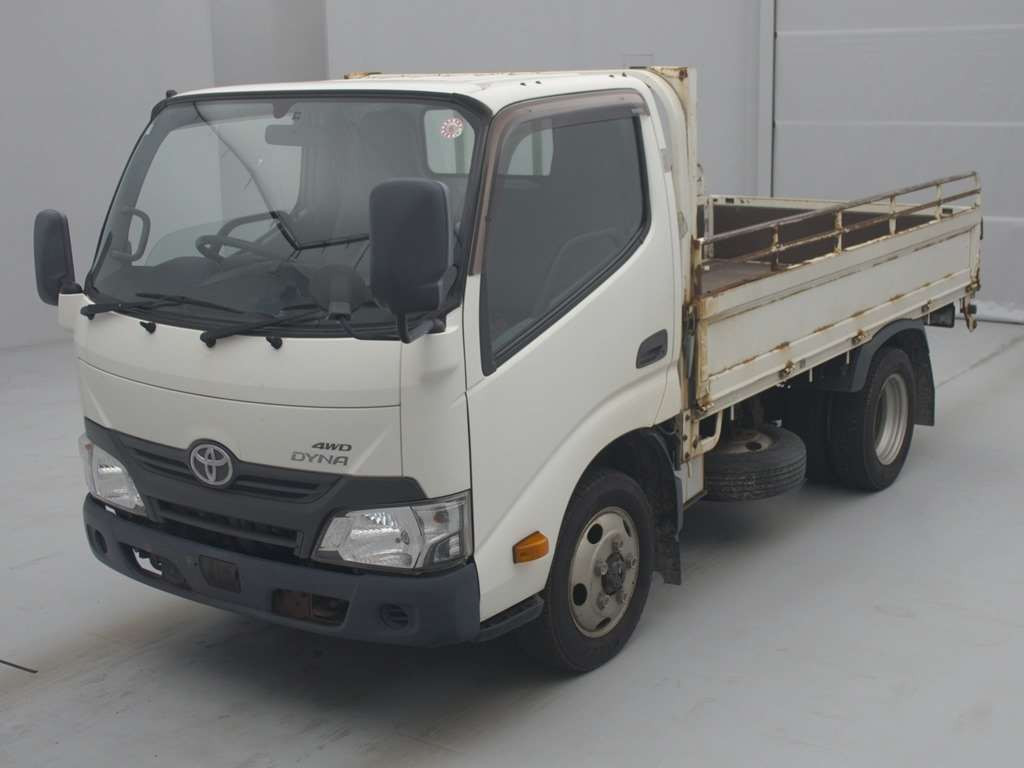 2016 Toyota Dyna Truck XZU675[0]