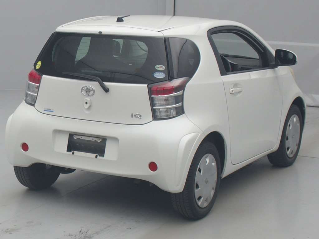 2009 Toyota iQ KGJ10[1]