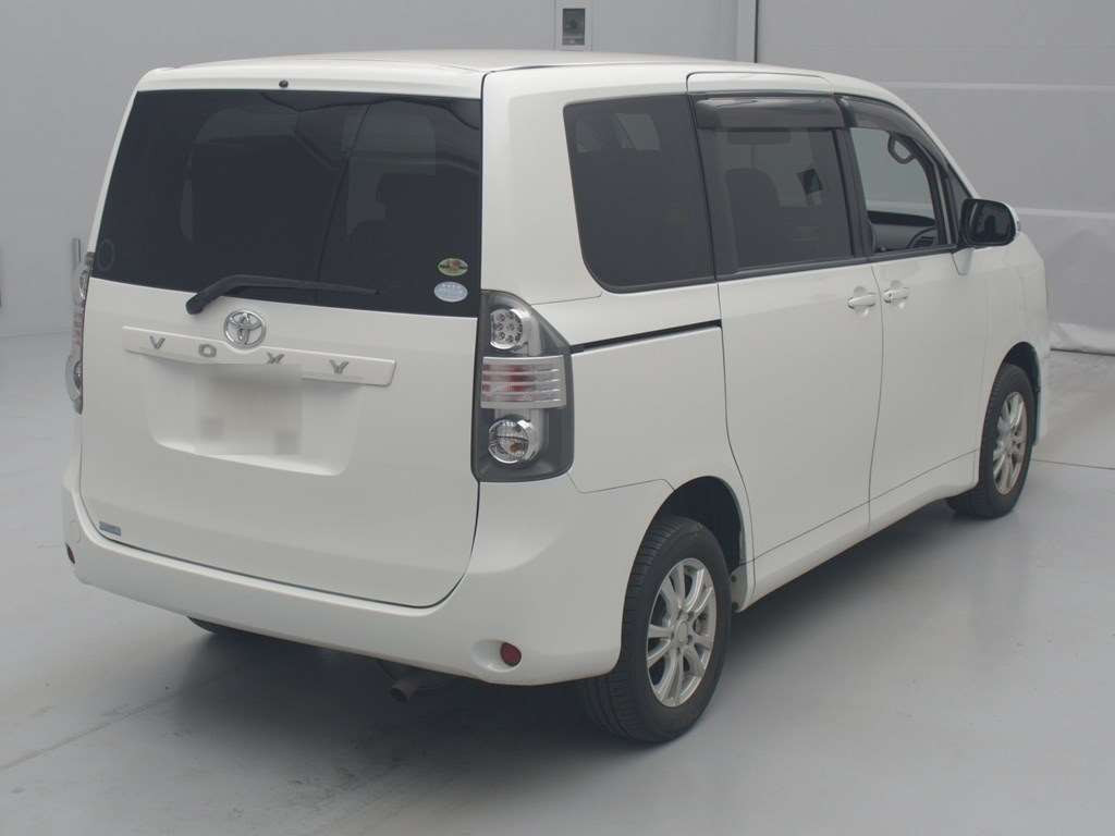 2009 Toyota Voxy ZRR75G[1]