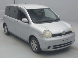 2005 Toyota Sienta