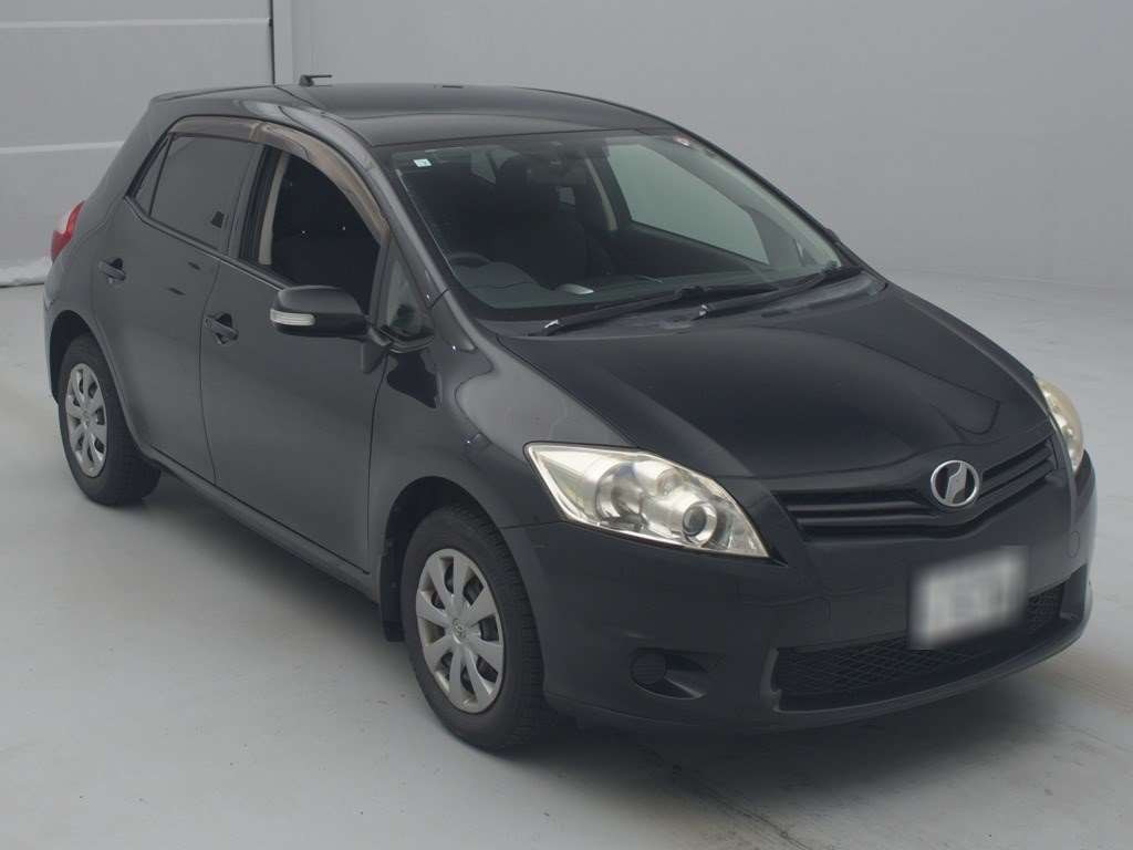 2010 Toyota Auris NZE154H[2]