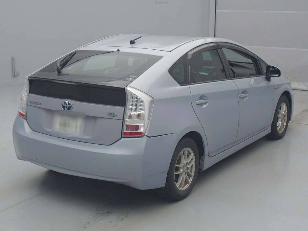 2010 Toyota Prius ZVW30[1]