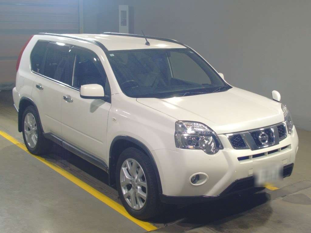 2013 Nissan X-Trail DNT31[2]