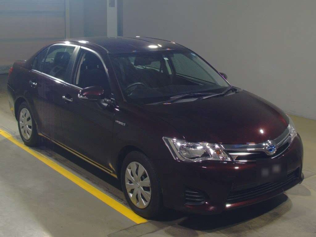 2013 Toyota Corolla Axio NKE165[2]