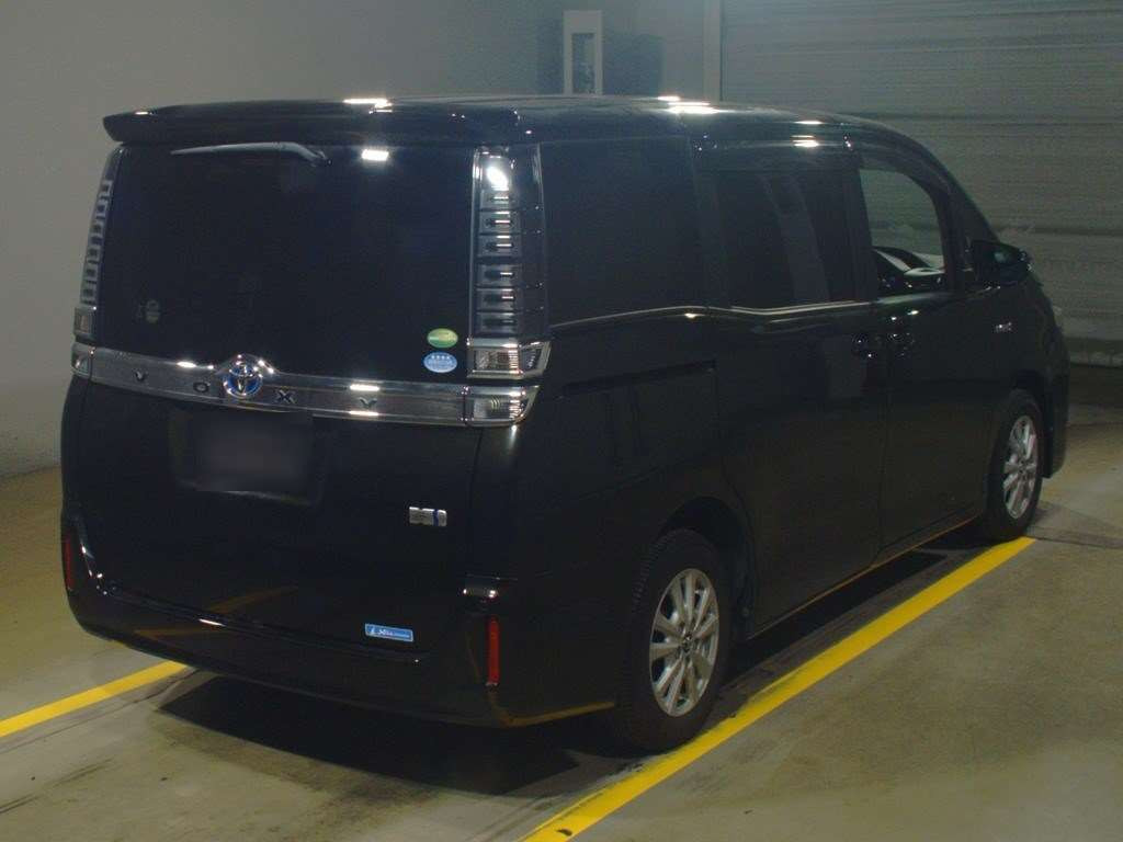 2017 Toyota Voxy ZWR80G[1]