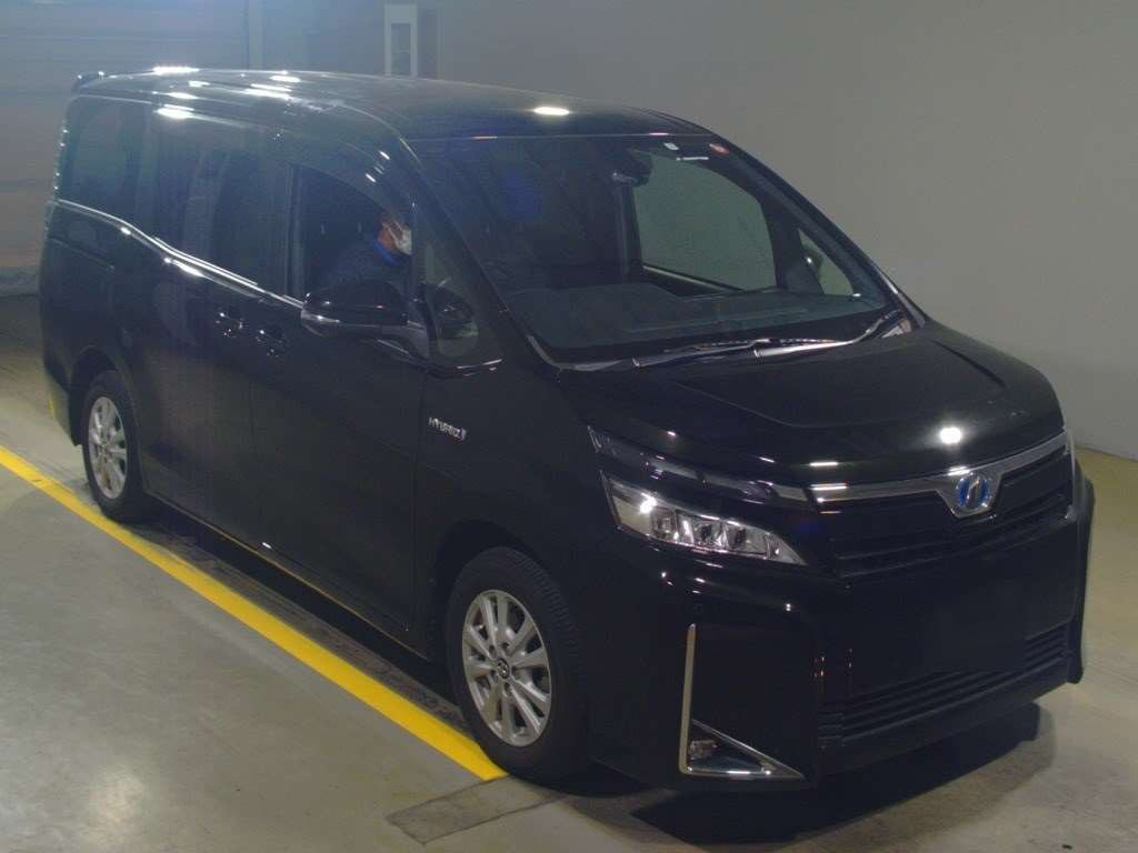 2017 Toyota Voxy ZWR80G[2]