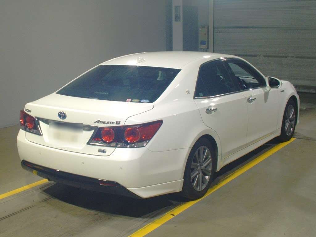 2015 Toyota Crown Hybrid AWS210[1]