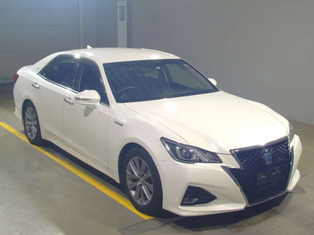 2015 Toyota Crown Hybrid AWS210[2]