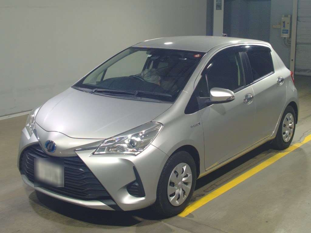 2017 Toyota Vitz NHP130[0]