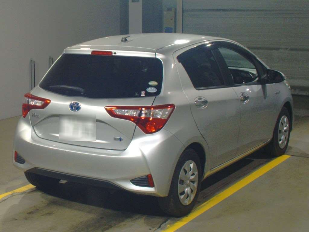 2017 Toyota Vitz NHP130[1]