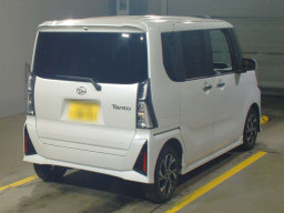 2023 Daihatsu Tanto Custom