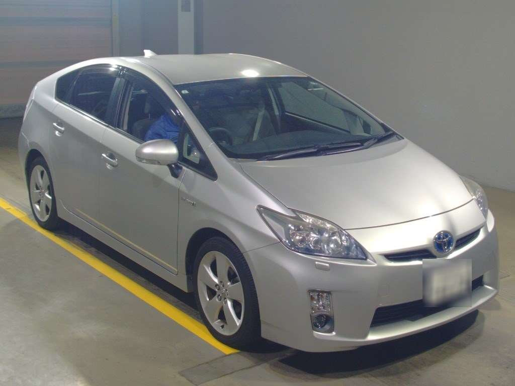 2011 Toyota Prius ZVW30[2]