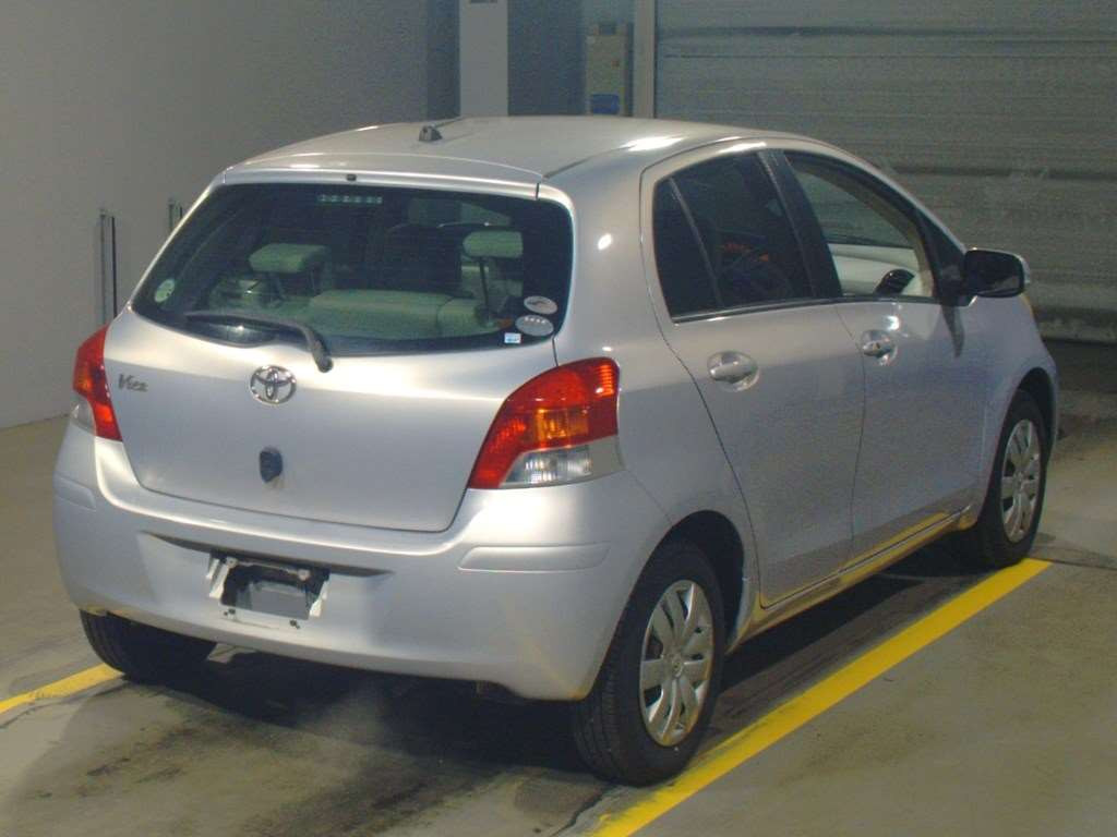 2009 Toyota Vitz SCP90[1]