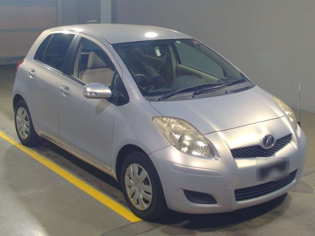 2009 Toyota Vitz SCP90[2]