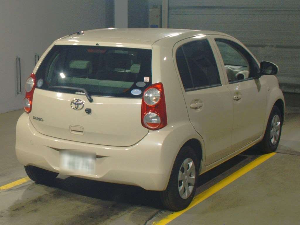 2010 Toyota Passo KGC30[1]