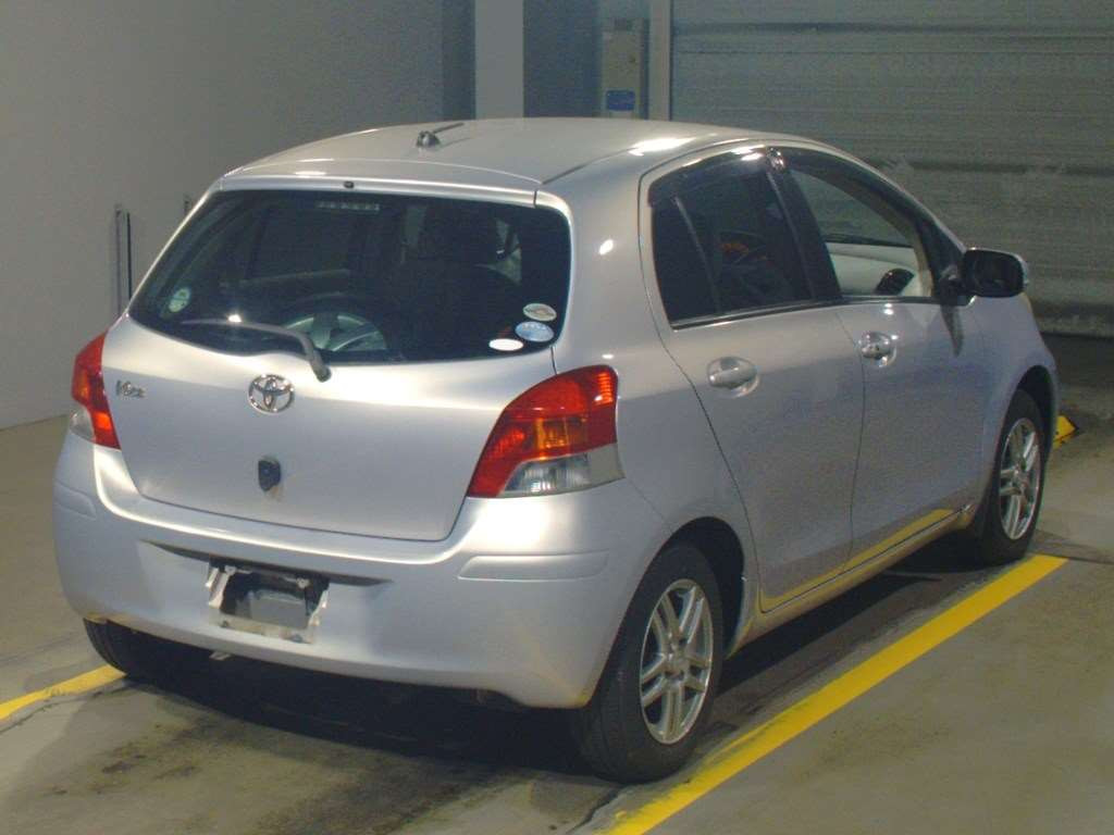 2010 Toyota Vitz SCP90[1]