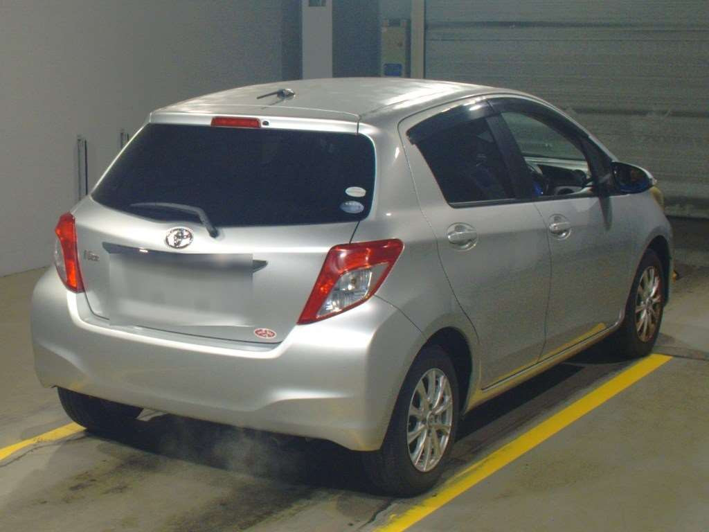 2011 Toyota Vitz NSP130[1]