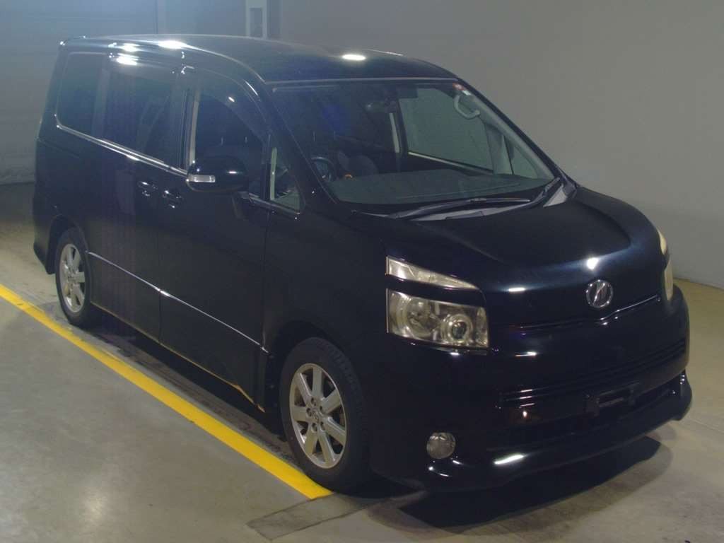 2010 Toyota Voxy ZRR70W[2]