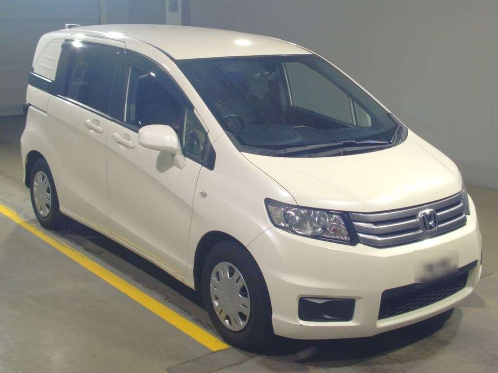 2011 Honda Freed Spike GB3[2]