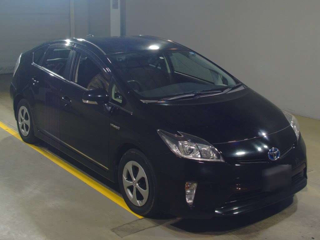 2015 Toyota Prius ZVW30[2]