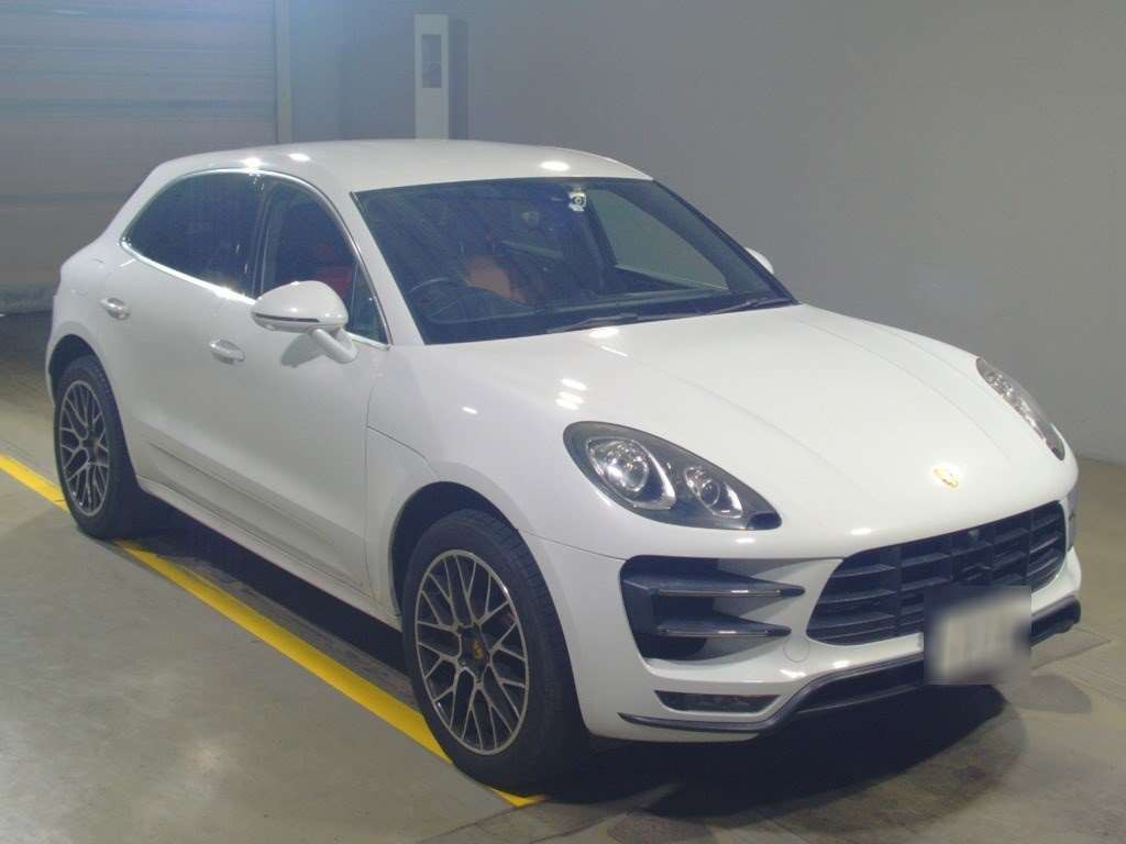 2016 Porsche Macan 95BCTL[2]