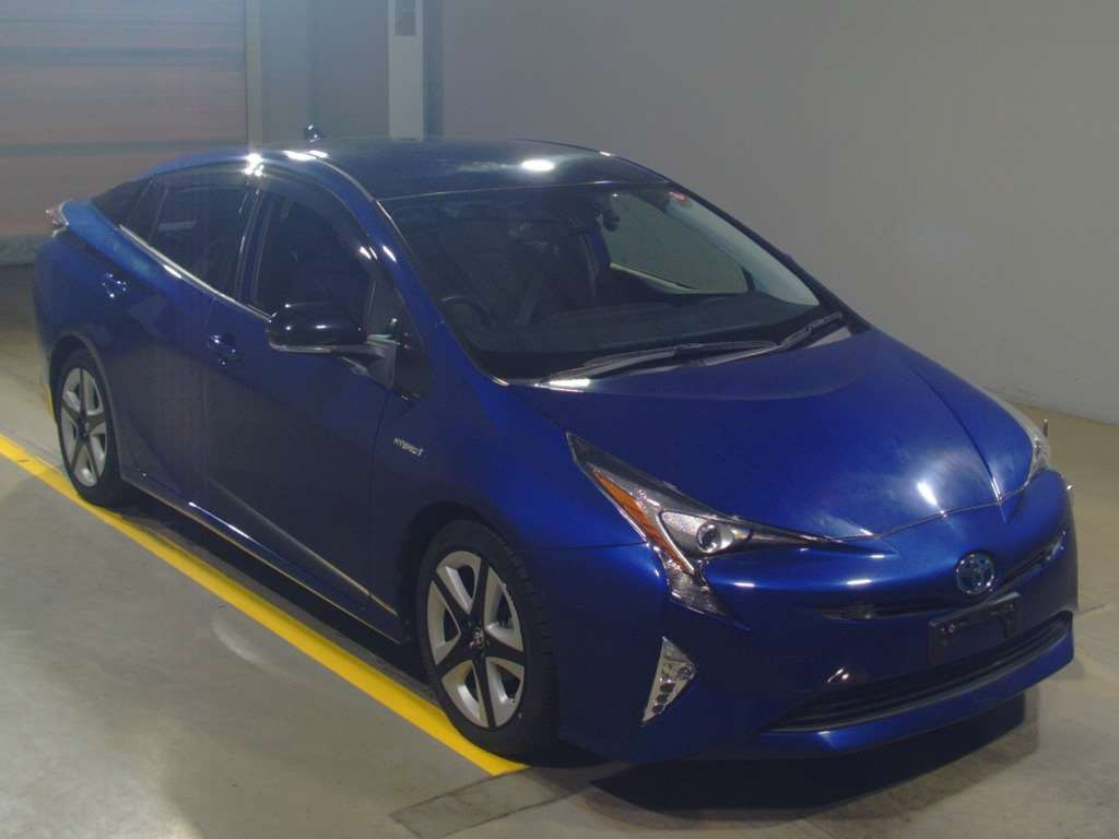 2018 Toyota Prius ZVW50[2]