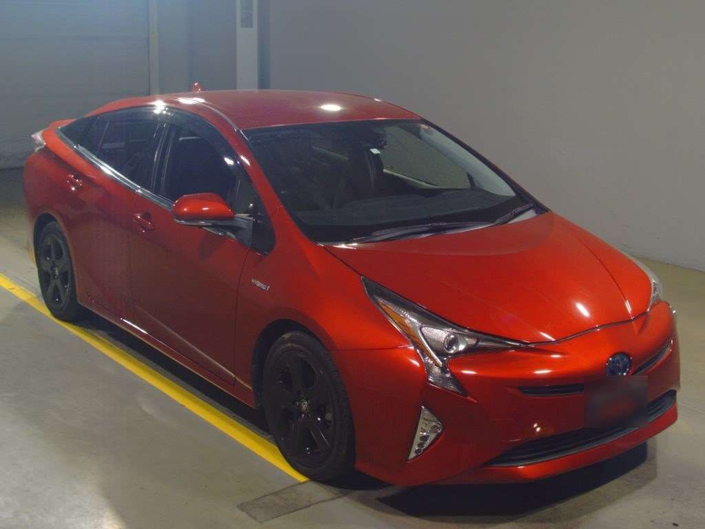 2018 Toyota Prius ZVW50[2]