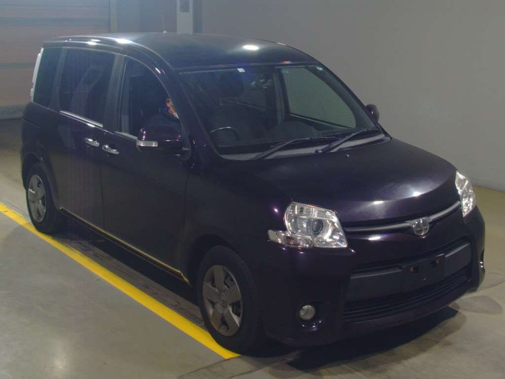 2012 Toyota Sienta NCP81G[2]