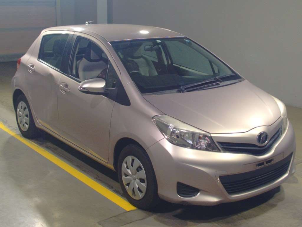 2011 Toyota Vitz KSP130[2]