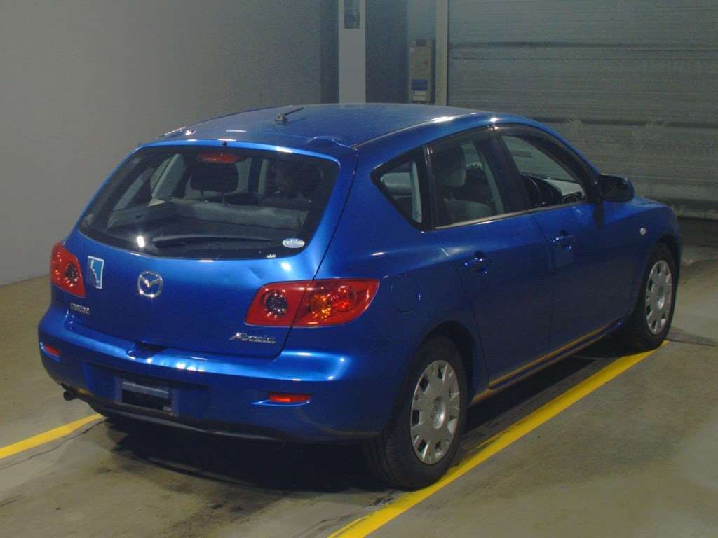 2004 Mazda Axela Sport BK5P[1]