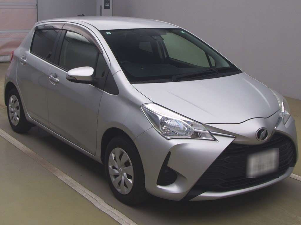 2017 Toyota Vitz KSP130[2]