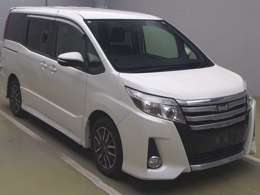 2014 Toyota Noah ZRR80W[2]