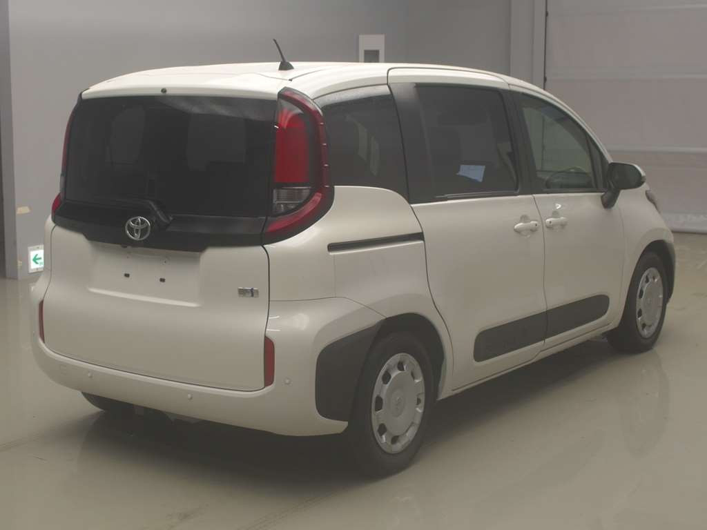 2022 Toyota Sienta MXPL10G[1]