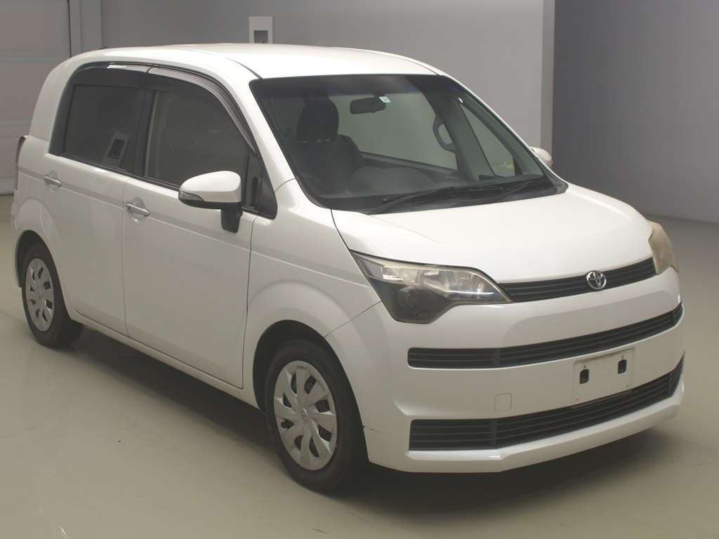 2013 Toyota Spade NCP141[2]