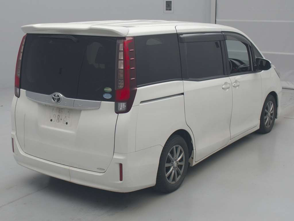 2016 Toyota Noah ZRR85G[1]