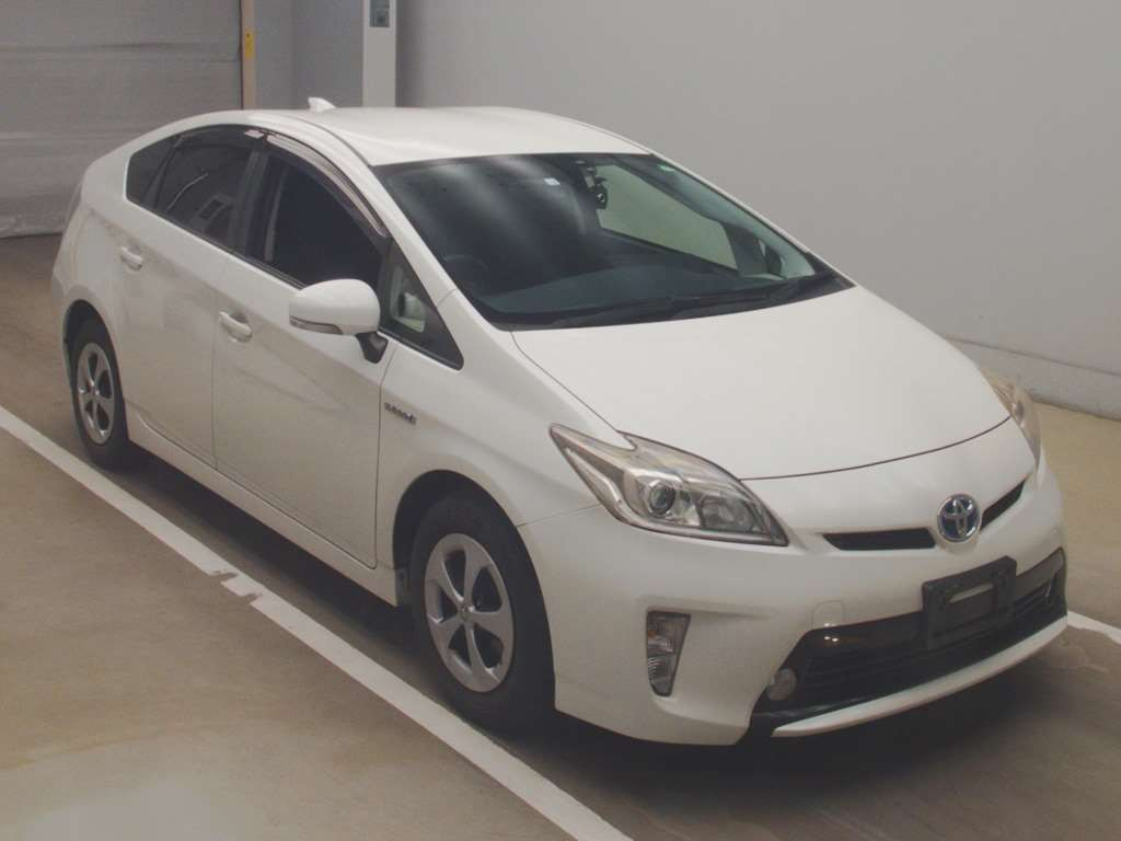 2014 Toyota Prius ZVW30[2]