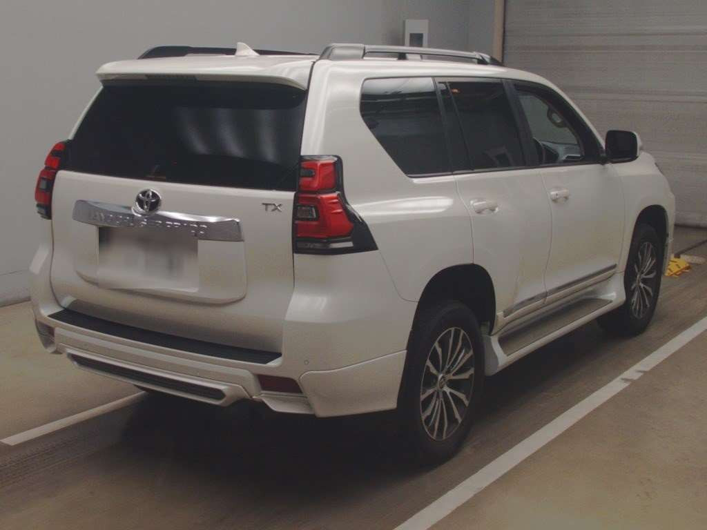 2020 Toyota Land Cruiser Prado TRJ150W[1]