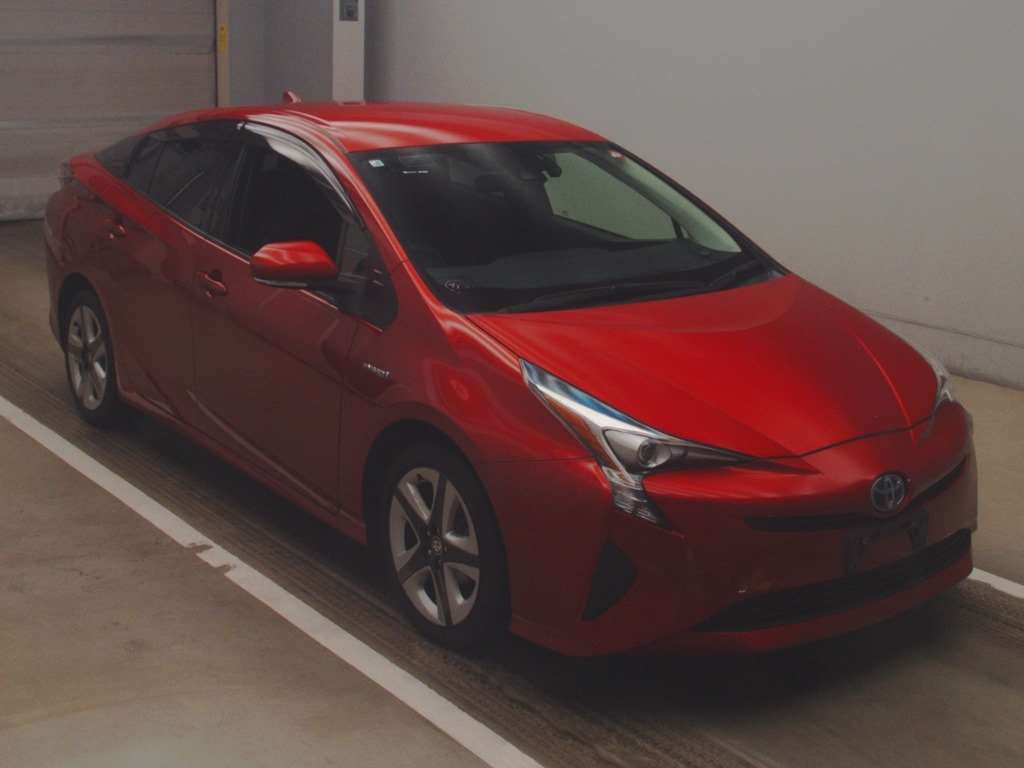 2018 Toyota Prius ZVW50[2]