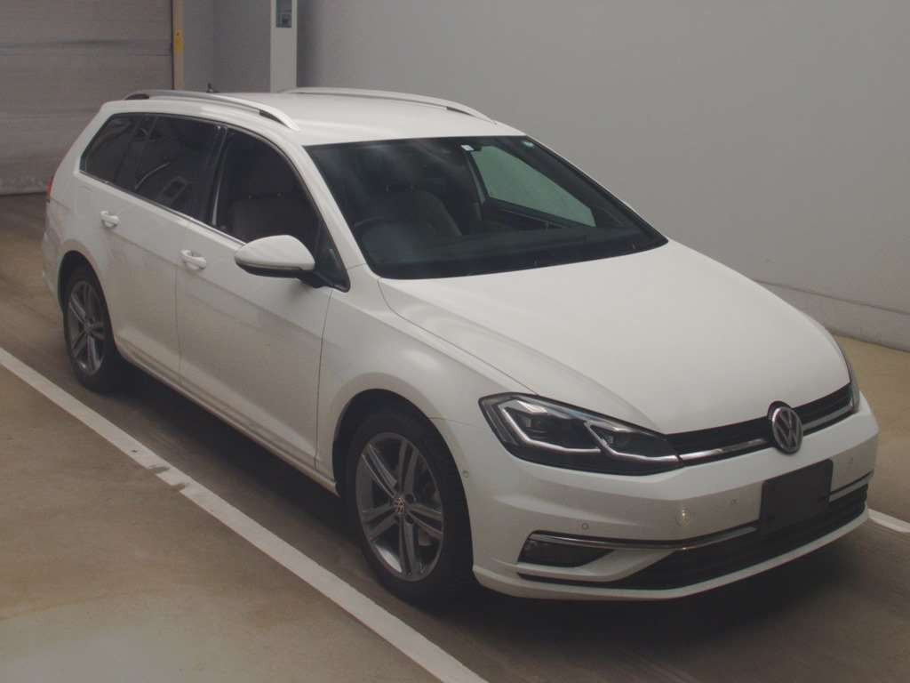 2020 Volkswagen Golf Variant AUCHP[2]