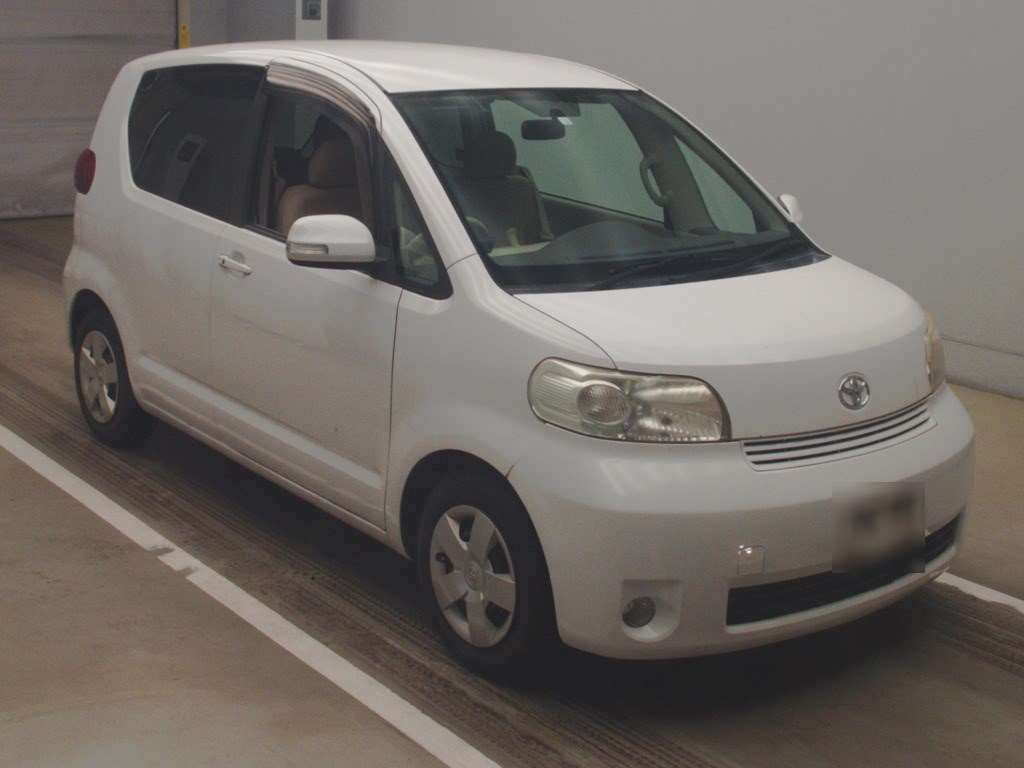 2012 Toyota Porte NNP10[2]