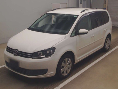 2014 Volkswagen Golf Touran