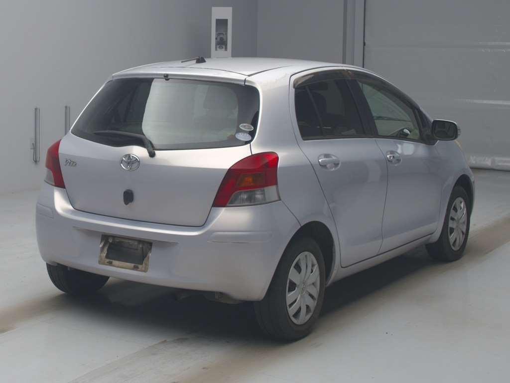 2010 Toyota Vitz SCP90[1]