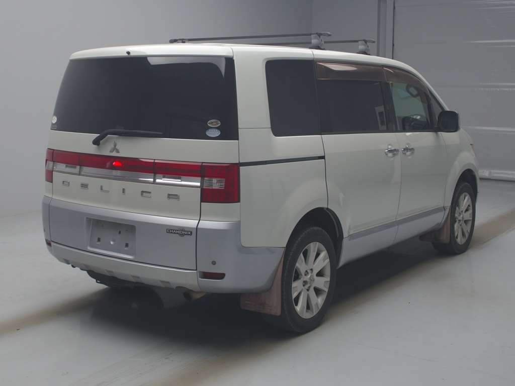 2009 Mitsubishi Delica D5 CV5W[1]